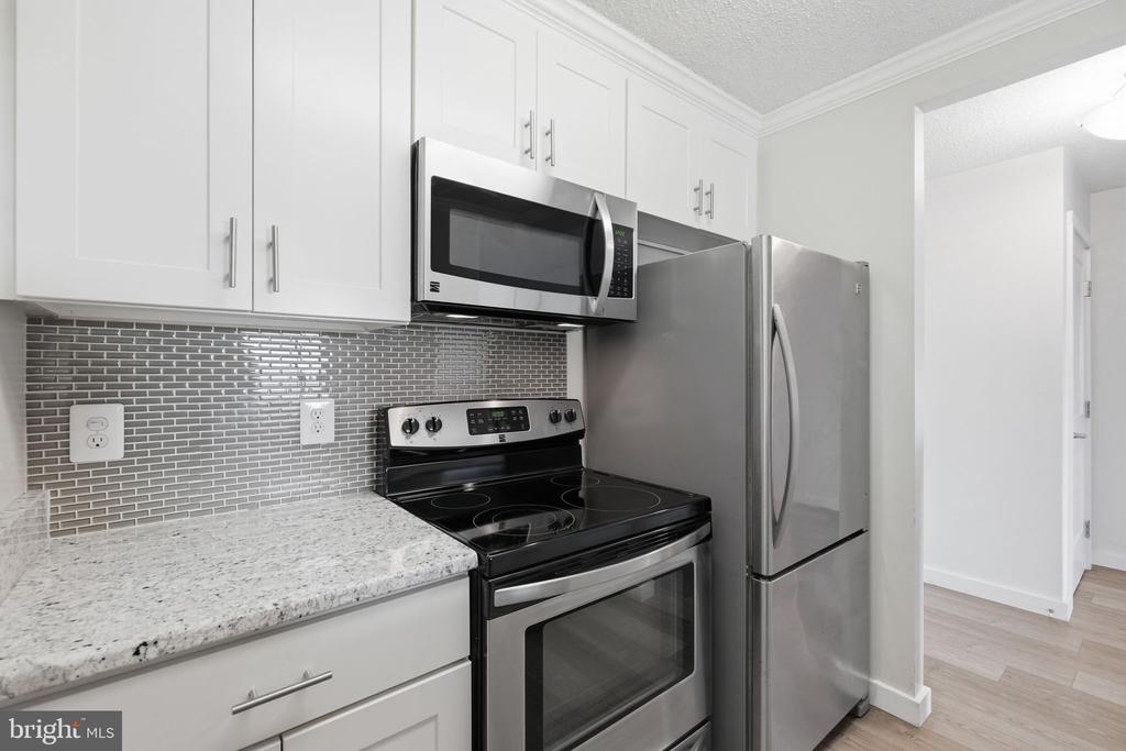 200 N PICKETT STREET Unit: 1414