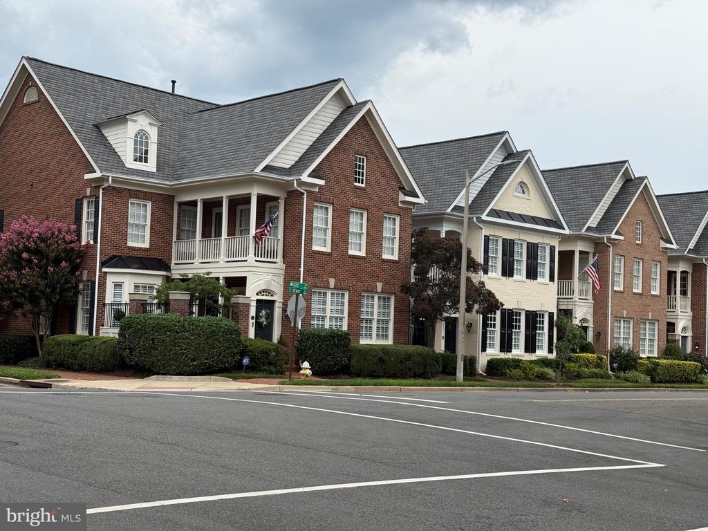 445 OLD TOWN COURT