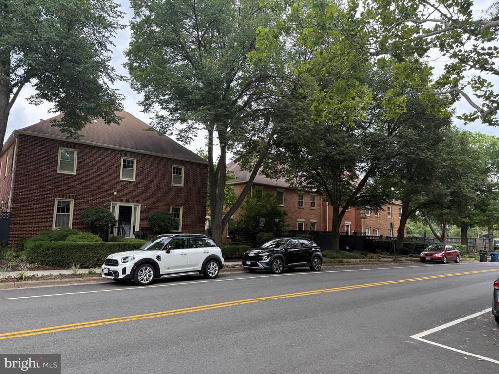 445 OLD TOWN COURT