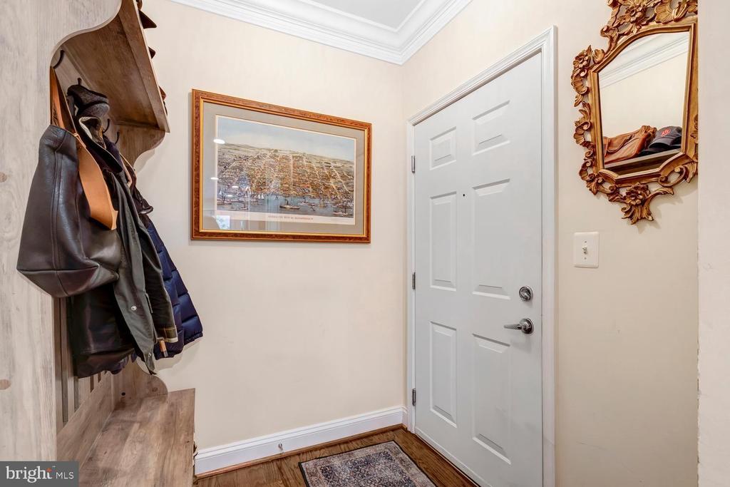 1115 CAMERON Unit: 212