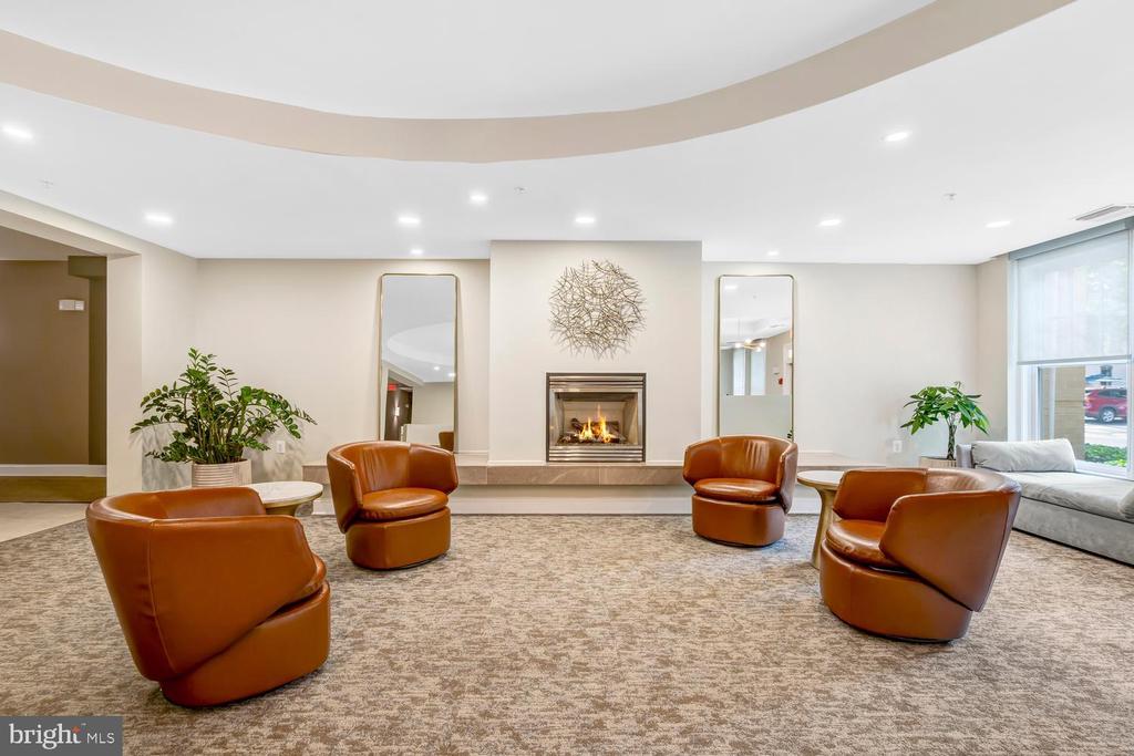 1115 CAMERON Unit: 212