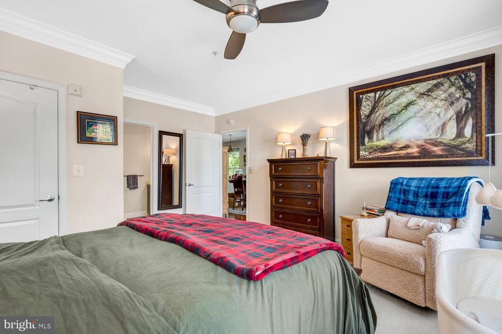 1115 CAMERON Unit: 212