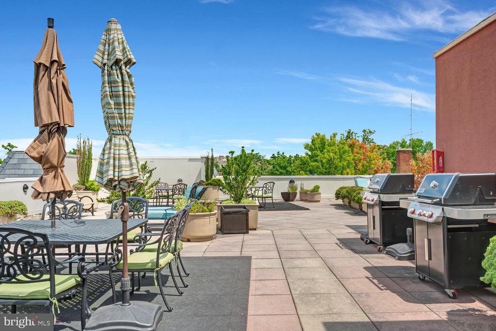 1115 CAMERON Unit: 212