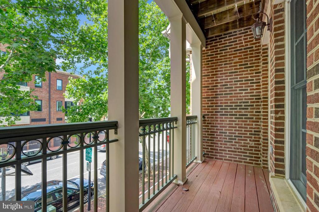 1115 CAMERON Unit: 212