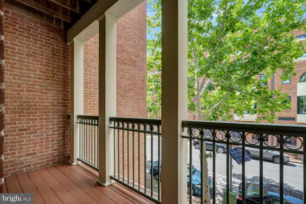 1115 CAMERON Unit: 212
