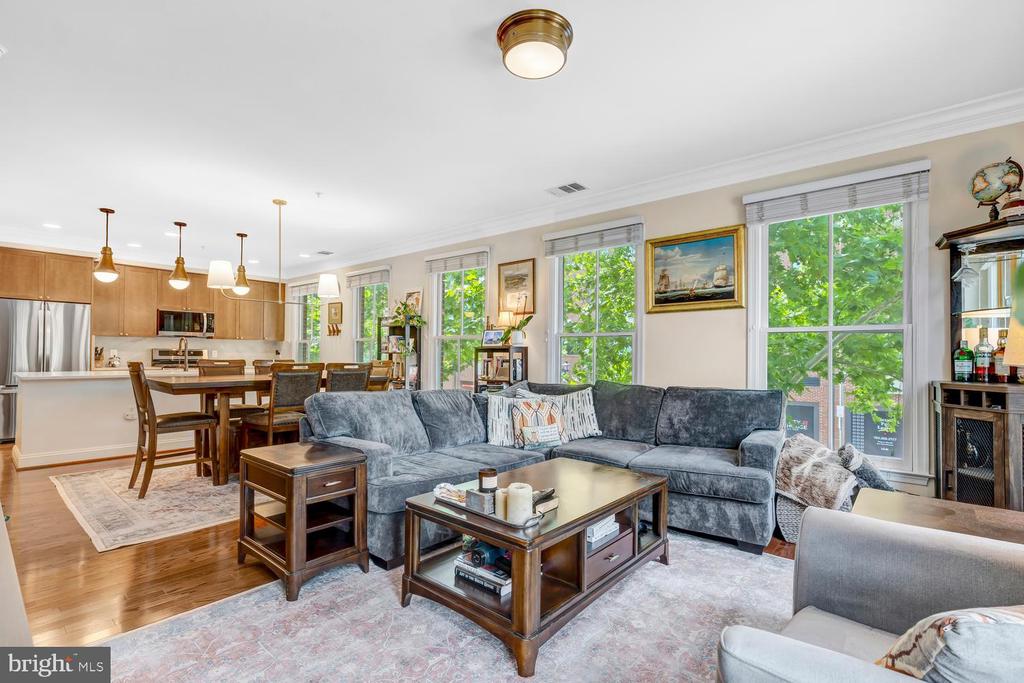 1115 CAMERON Unit: 212