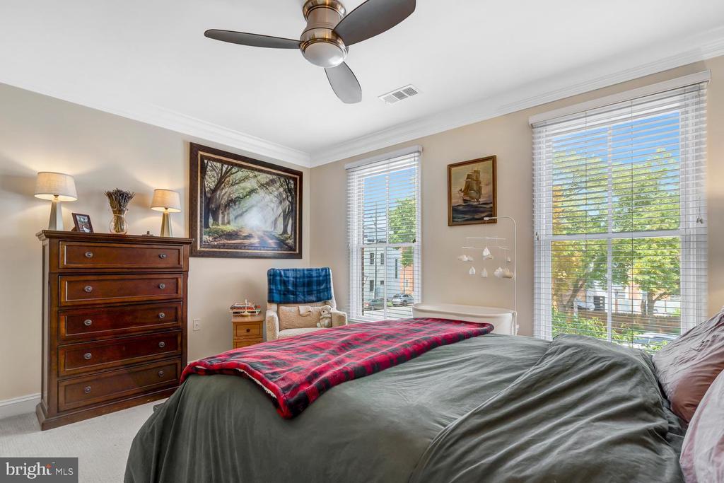 1115 CAMERON Unit: 212