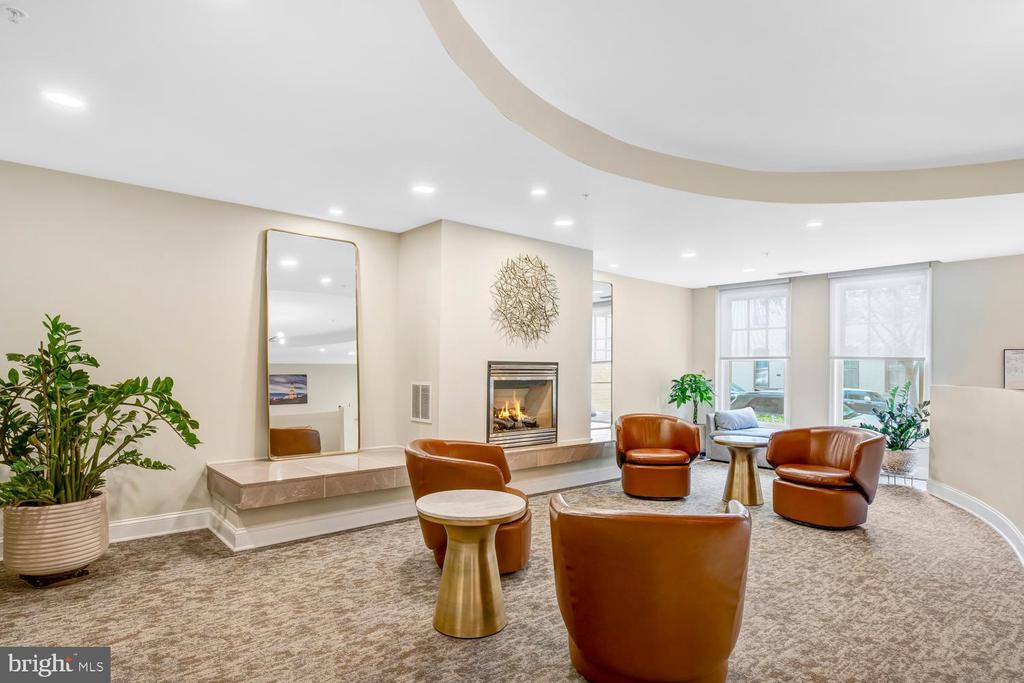 1115 CAMERON Unit: 212