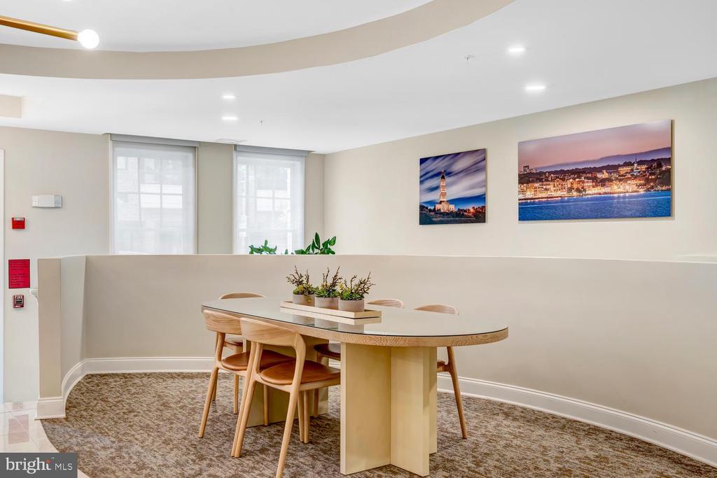 1115 CAMERON Unit: 212