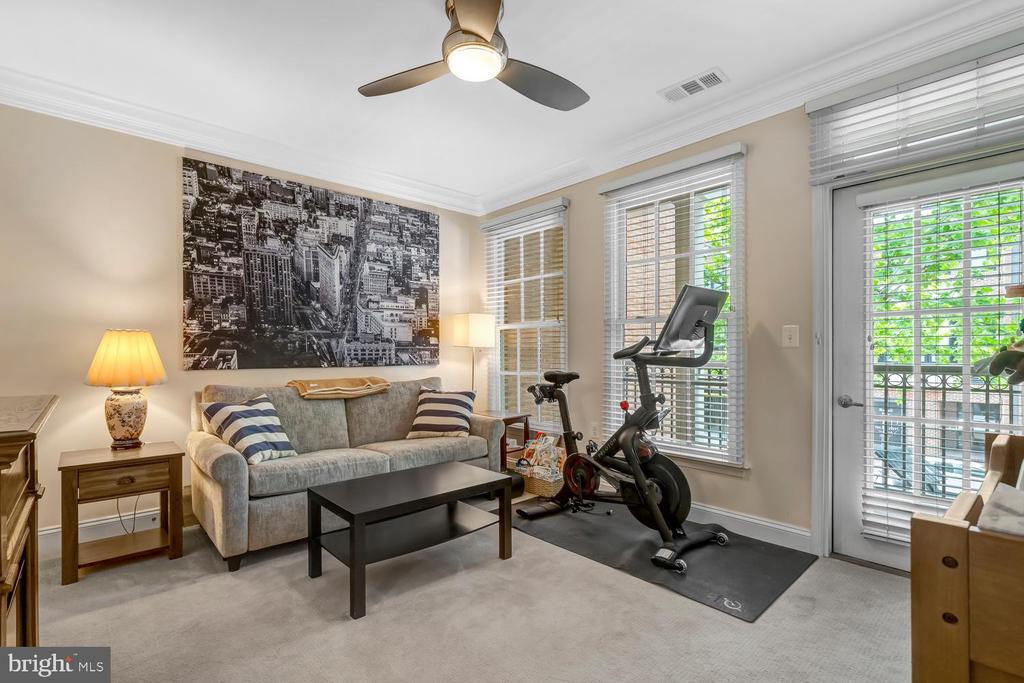 1115 CAMERON Unit: 212