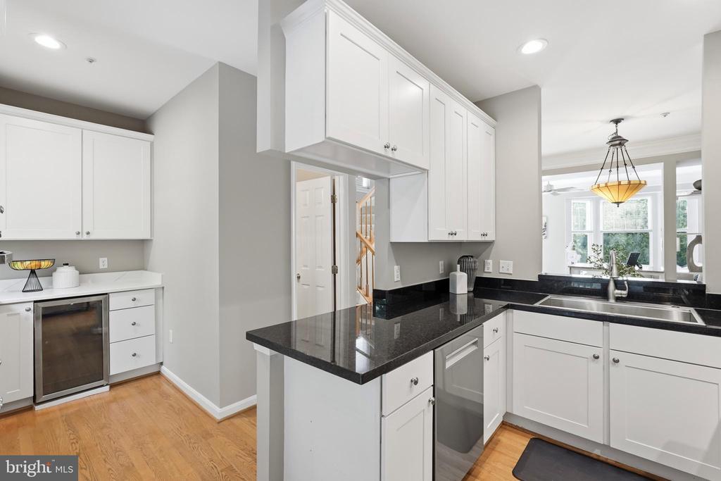 3298 MOUNT VERNON AVENUE