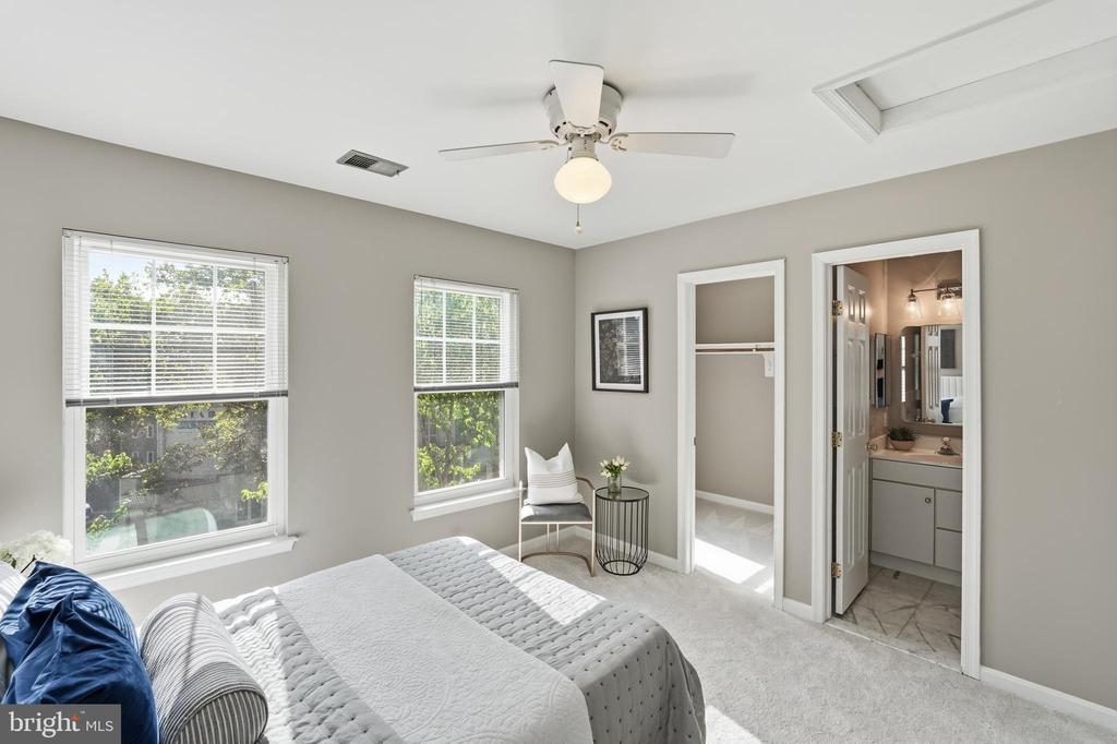 3298 MOUNT VERNON AVENUE