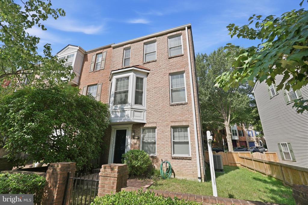 3298 MOUNT VERNON AVENUE