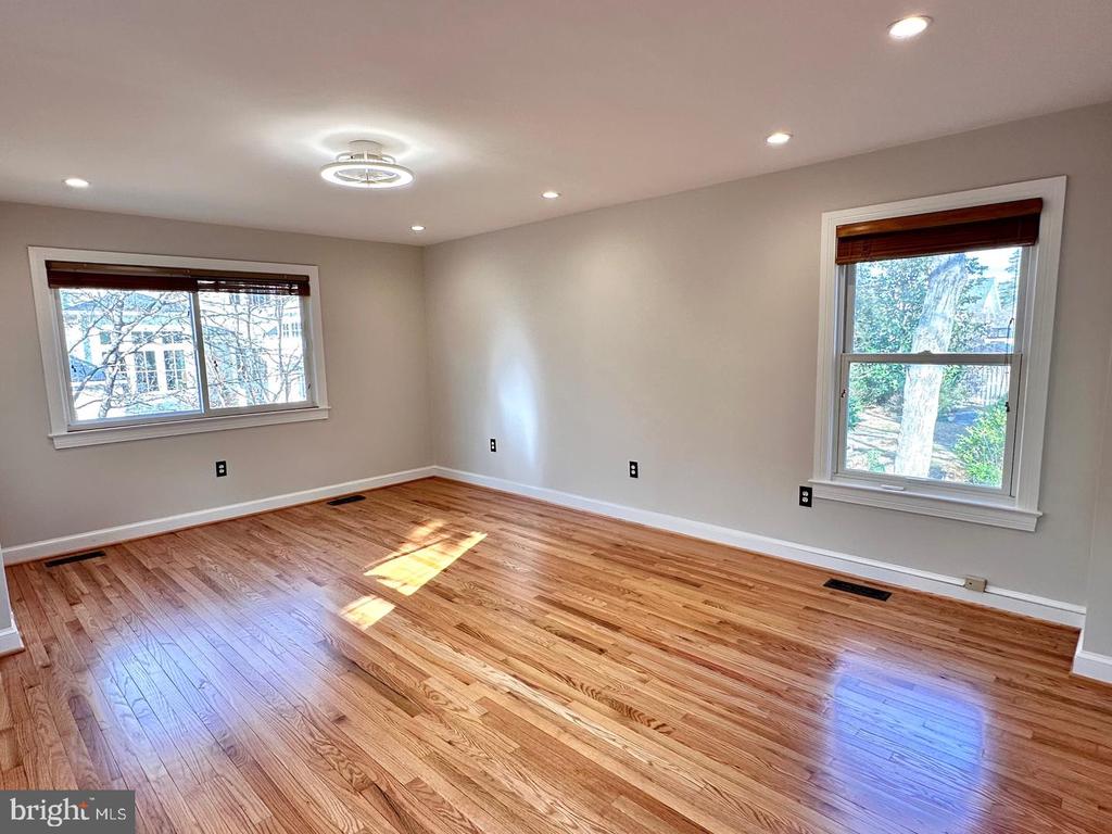 505 CARLISLE DRIVE