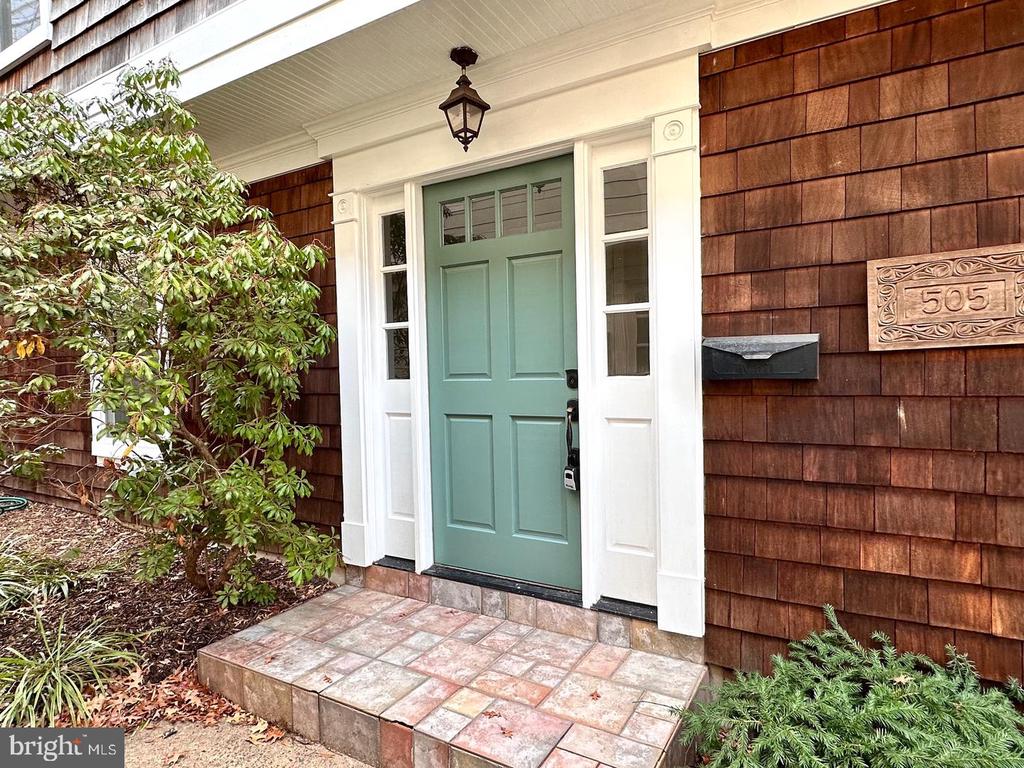 505 CARLISLE DRIVE