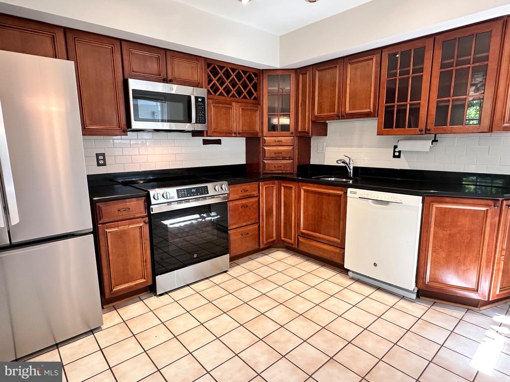 505 CARLISLE DRIVE