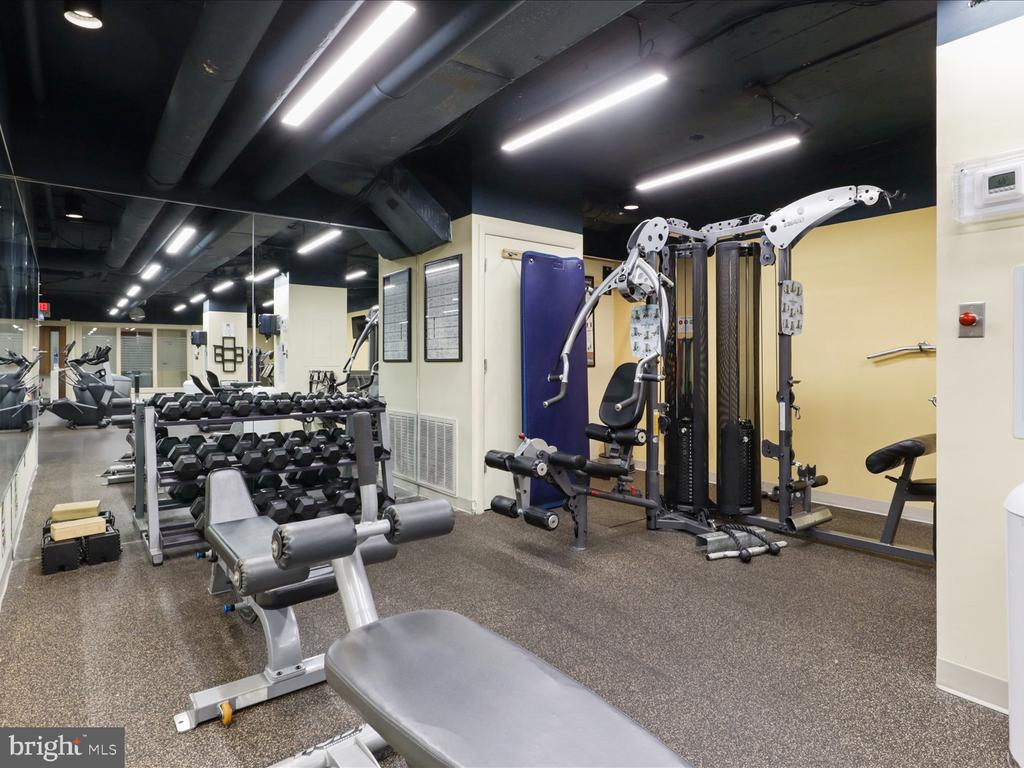 5500 HOLMES RUN PARKWAY Unit: 1412