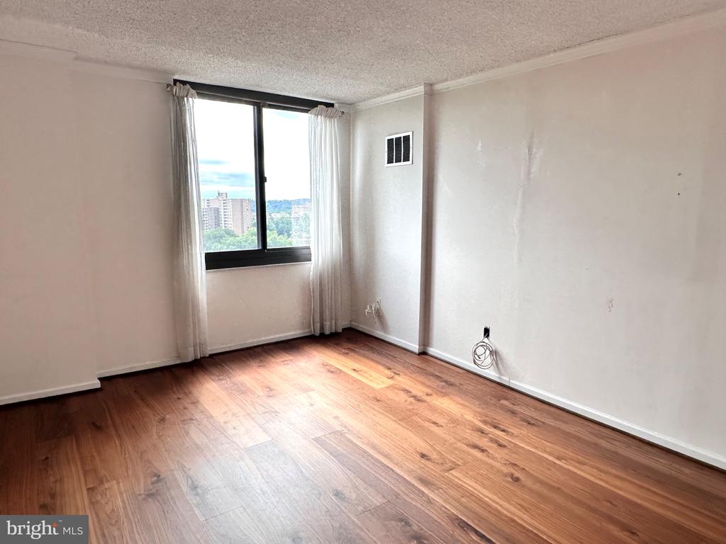 5500 HOLMES RUN PARKWAY Unit: 1412