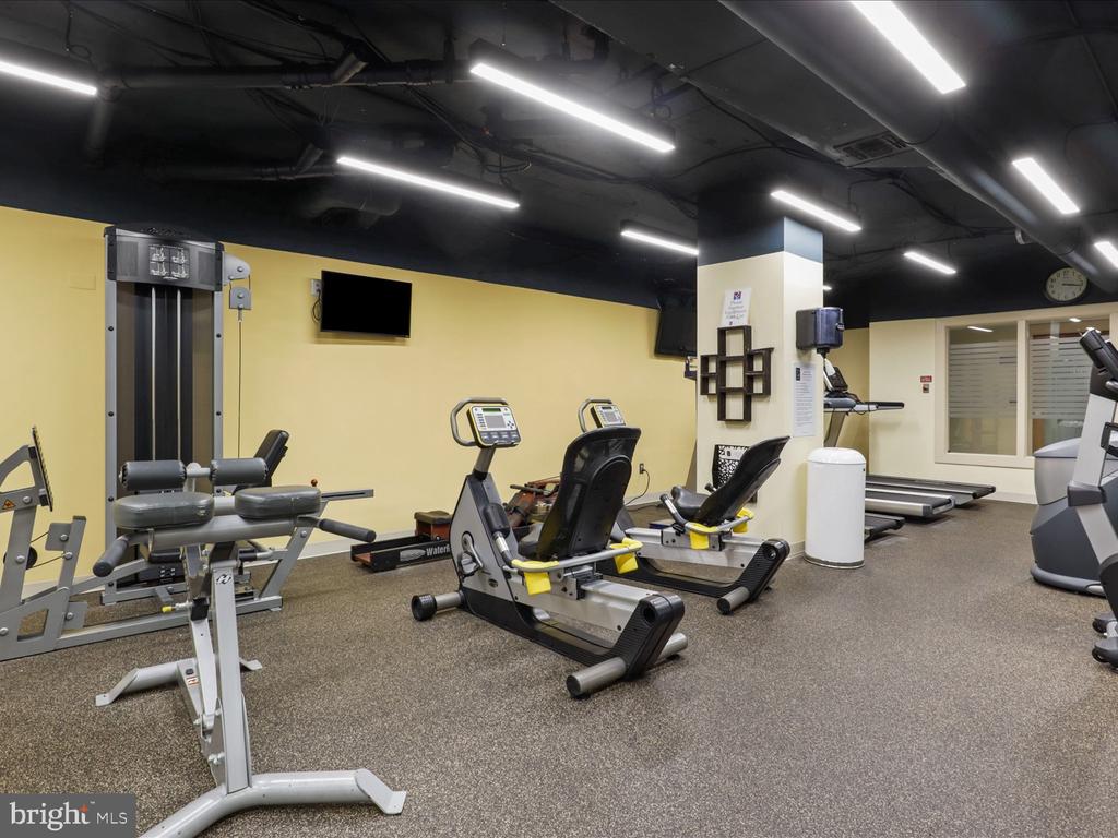 5500 HOLMES RUN PARKWAY Unit: 1412