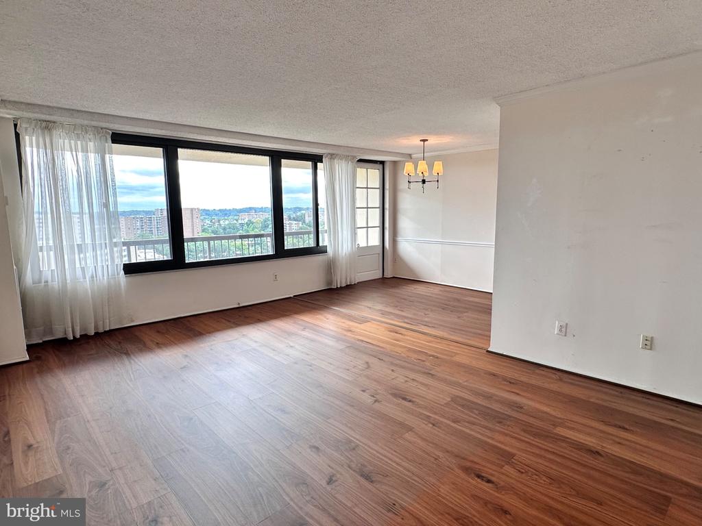 5500 HOLMES RUN PARKWAY Unit: 1412