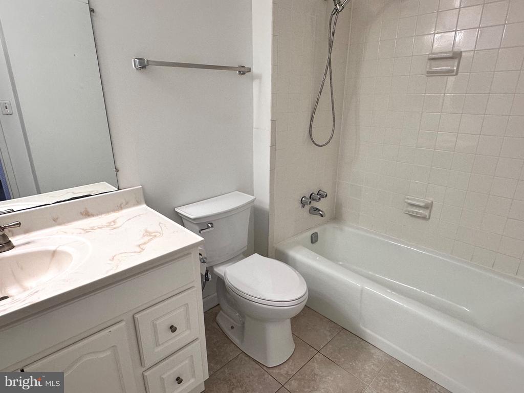 5500 HOLMES RUN PARKWAY Unit: 1412
