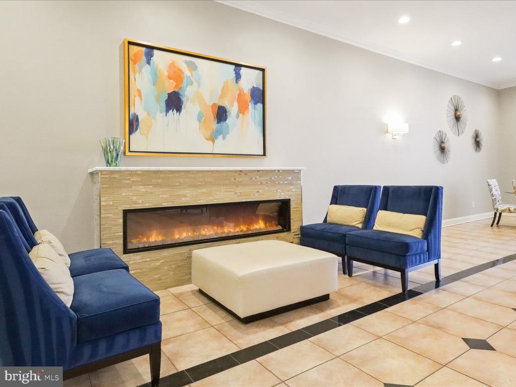 5500 HOLMES RUN PARKWAY Unit: 1412