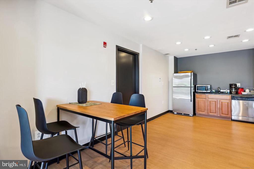 181 E REED AVENUE Unit: 305