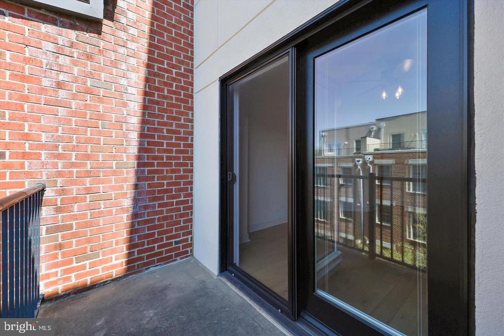 181 E REED AVENUE Unit: 305