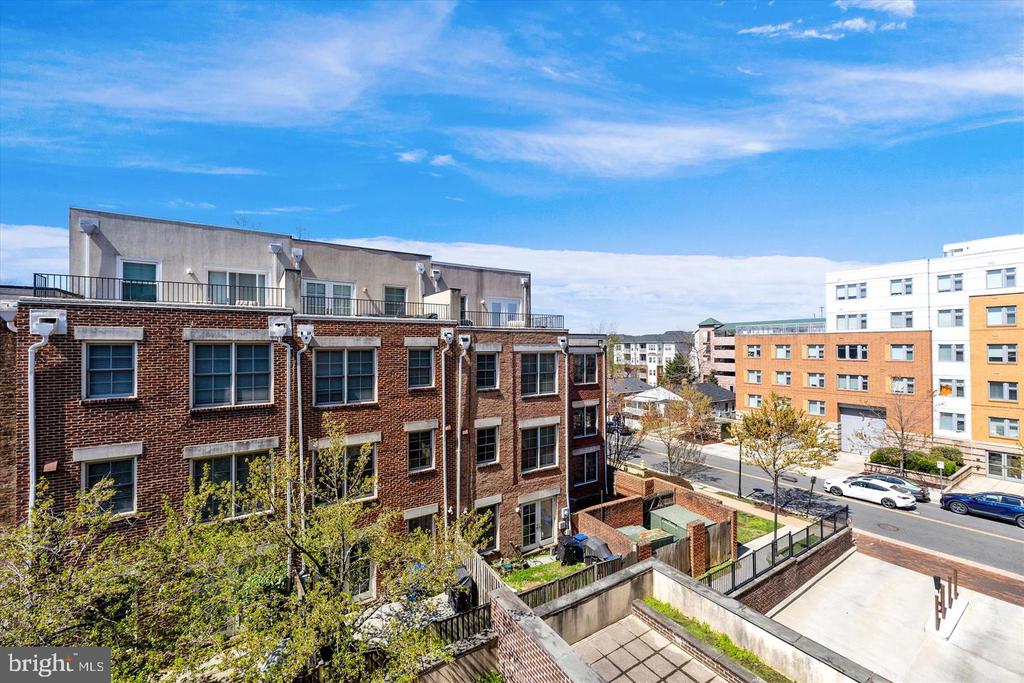 181 E REED AVENUE Unit: 305