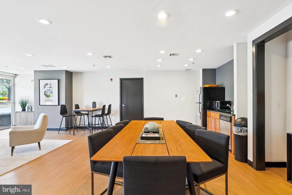 181 E REED AVENUE Unit: 305