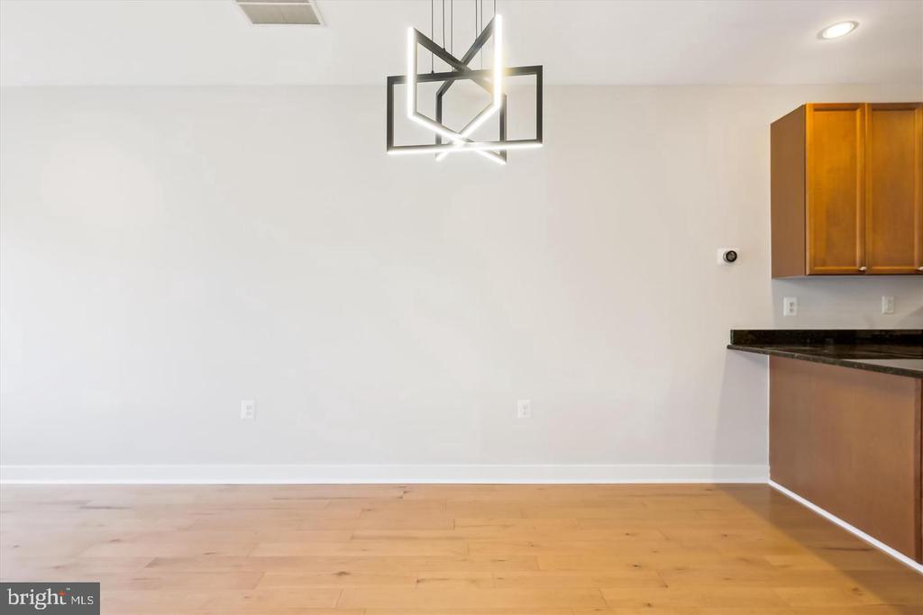 181 E REED AVENUE Unit: 305