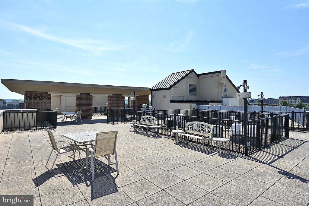 181 E REED AVENUE Unit: 305