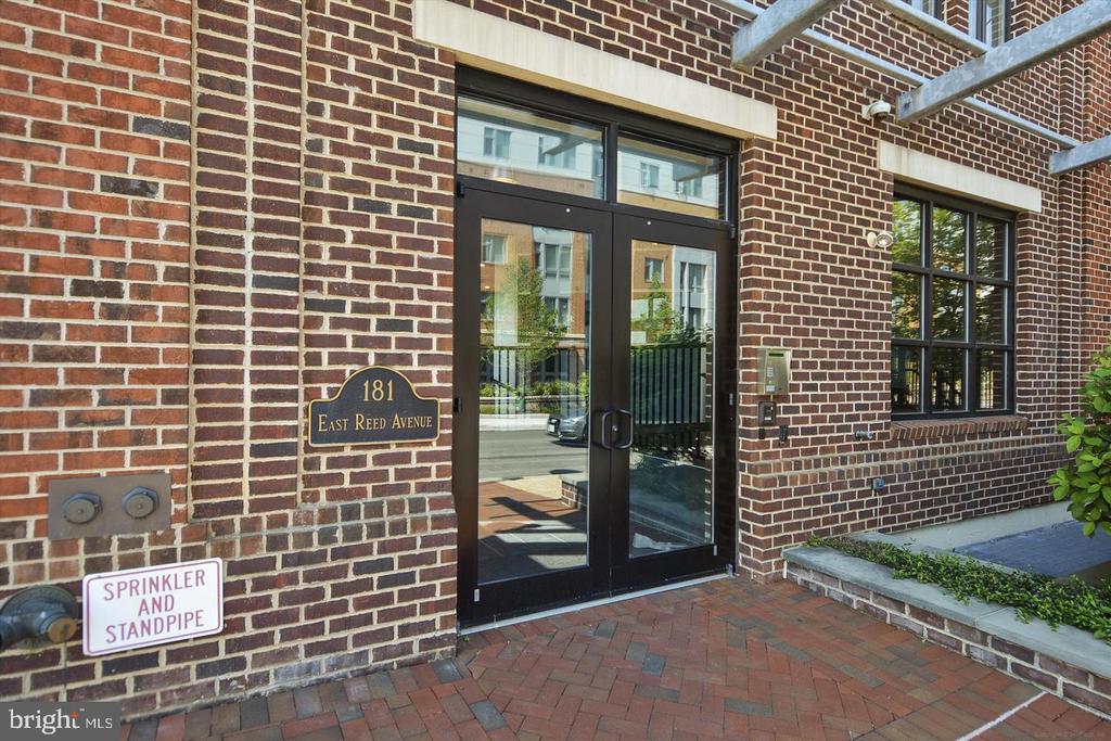 181 E REED AVENUE Unit: 305