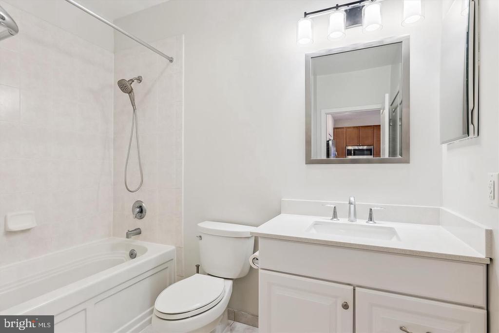 181 E REED AVENUE Unit: 305