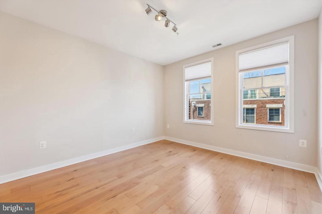 181 E REED AVENUE Unit: 305