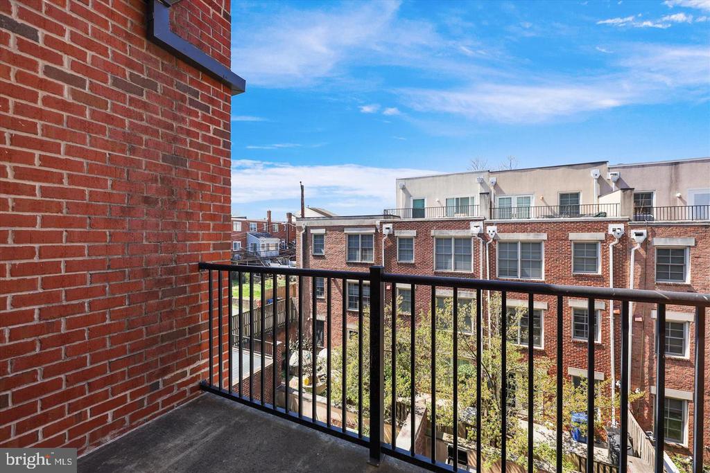 181 E REED AVENUE Unit: 305