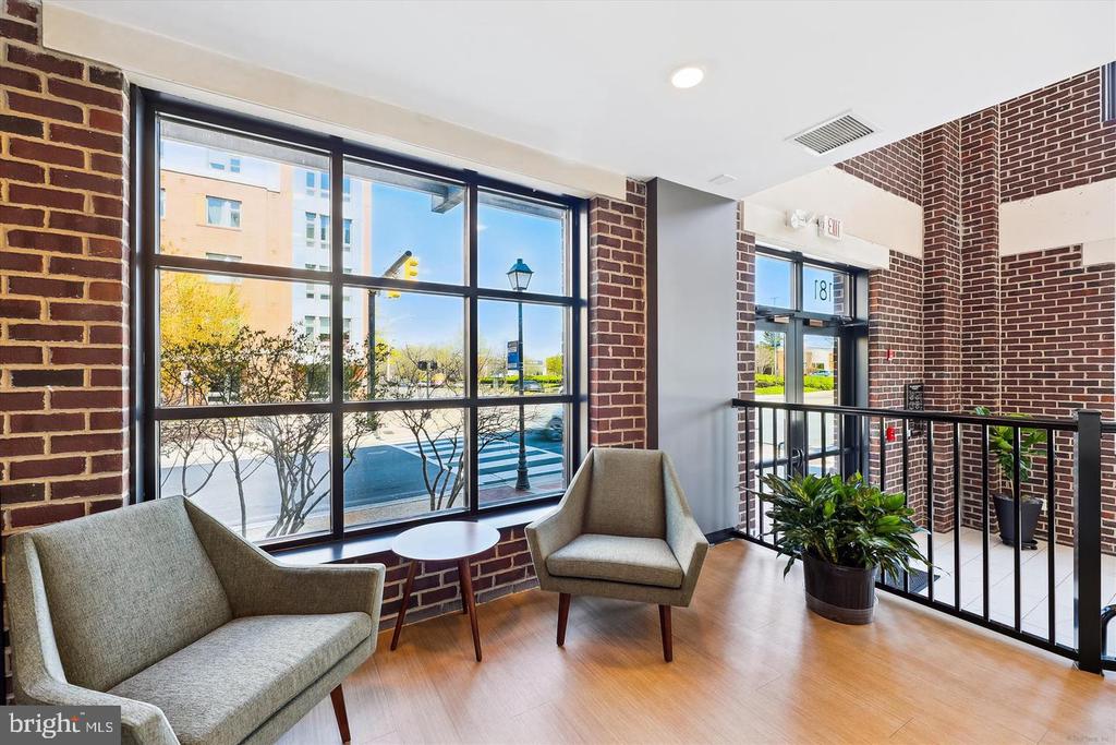 181 E REED AVENUE Unit: 305