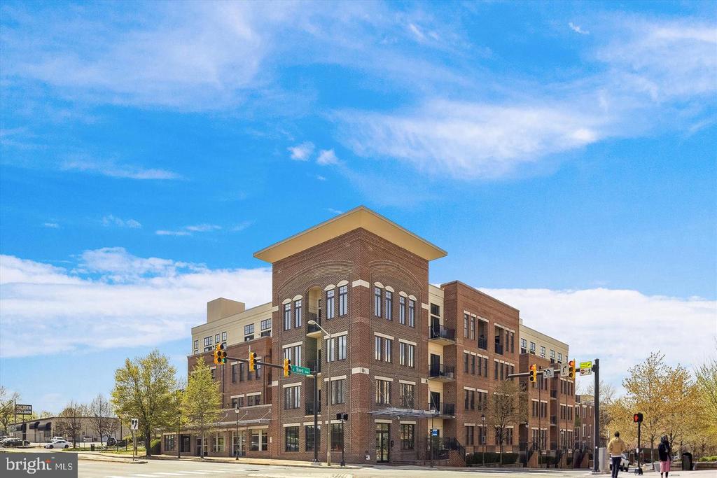 181 E REED AVENUE Unit: 305