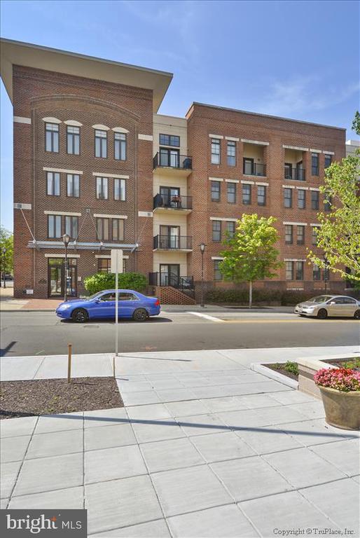 181 E REED AVENUE Unit: 305