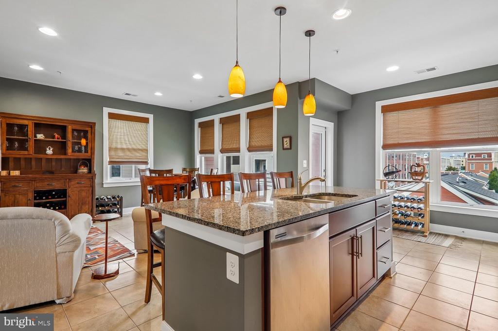 620 E HOWELL AVENUE Unit: 102