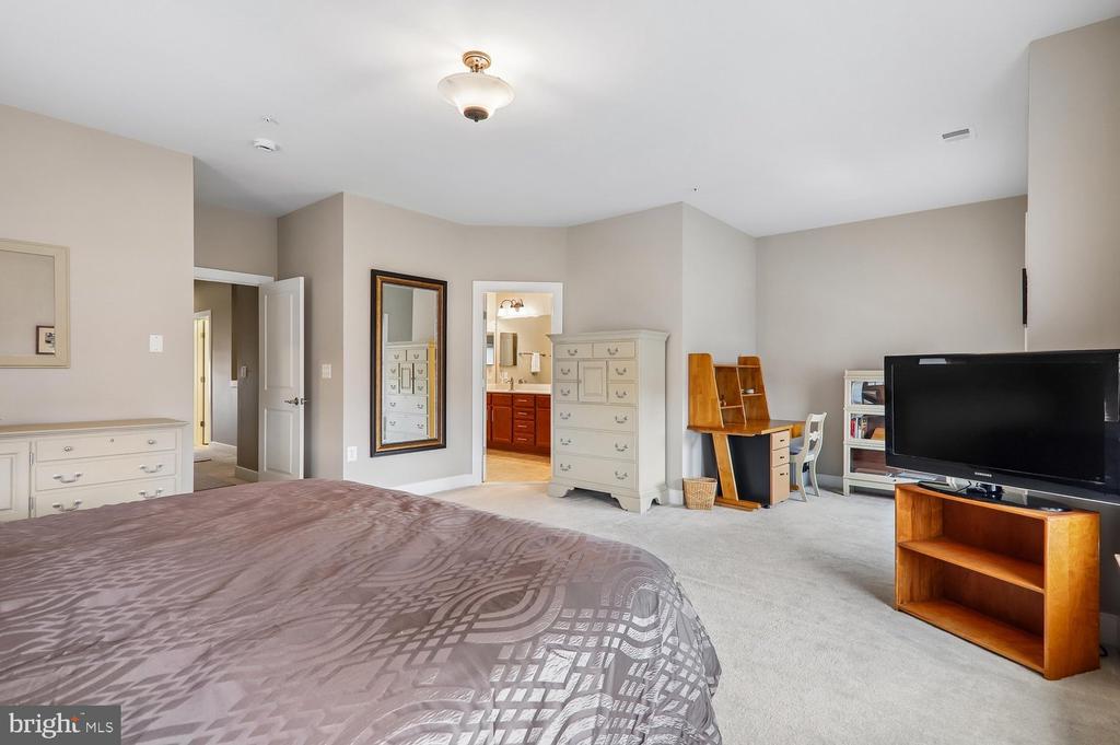 620 E HOWELL AVENUE Unit: 102