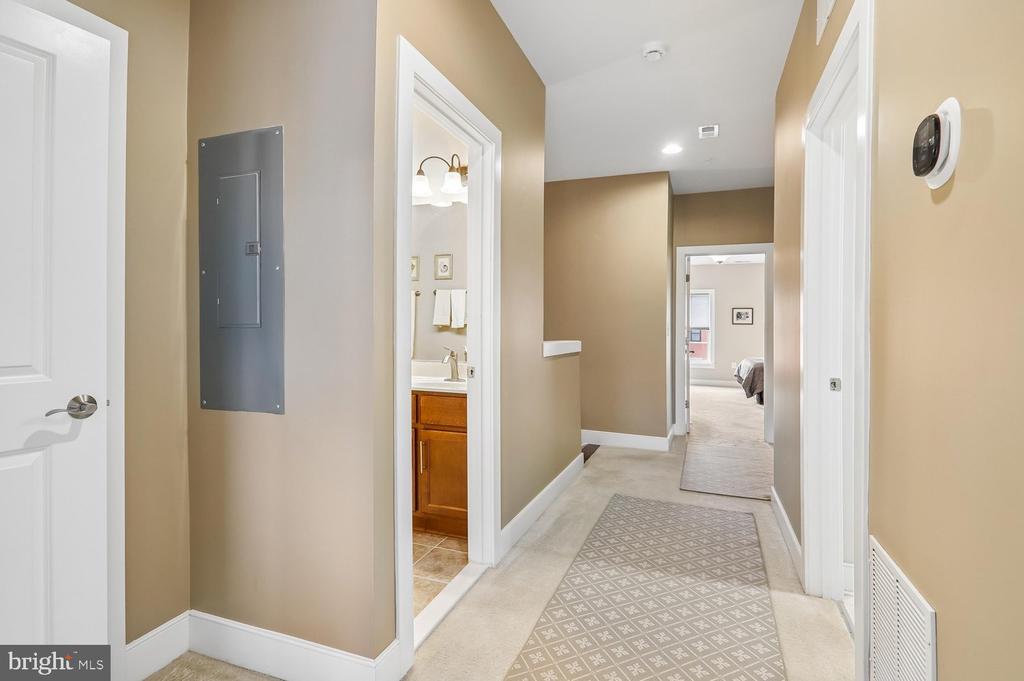 620 E HOWELL AVENUE Unit: 102