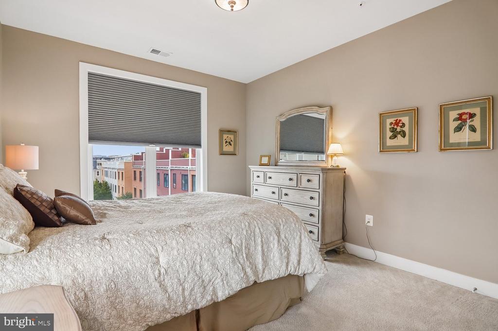 620 E HOWELL AVENUE Unit: 102