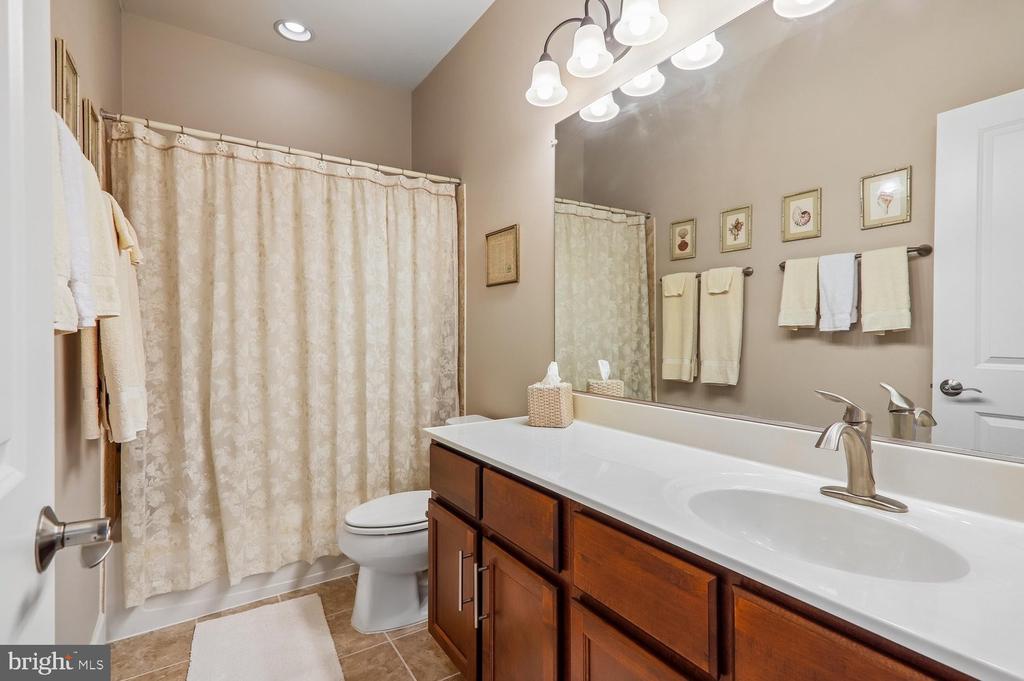 620 E HOWELL AVENUE Unit: 102