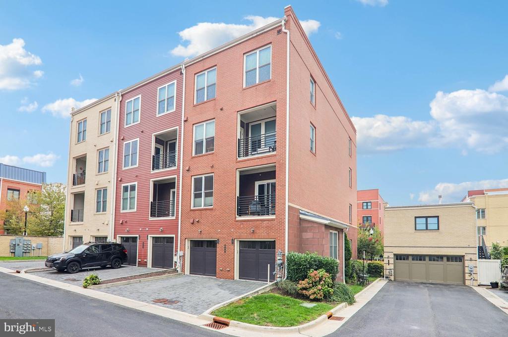 620 E HOWELL AVENUE Unit: 102