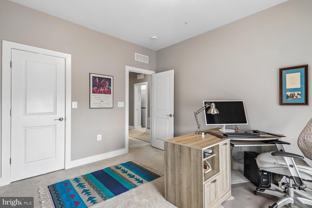 620 E HOWELL AVENUE Unit: 102