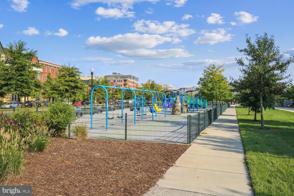 620 E HOWELL AVENUE Unit: 102