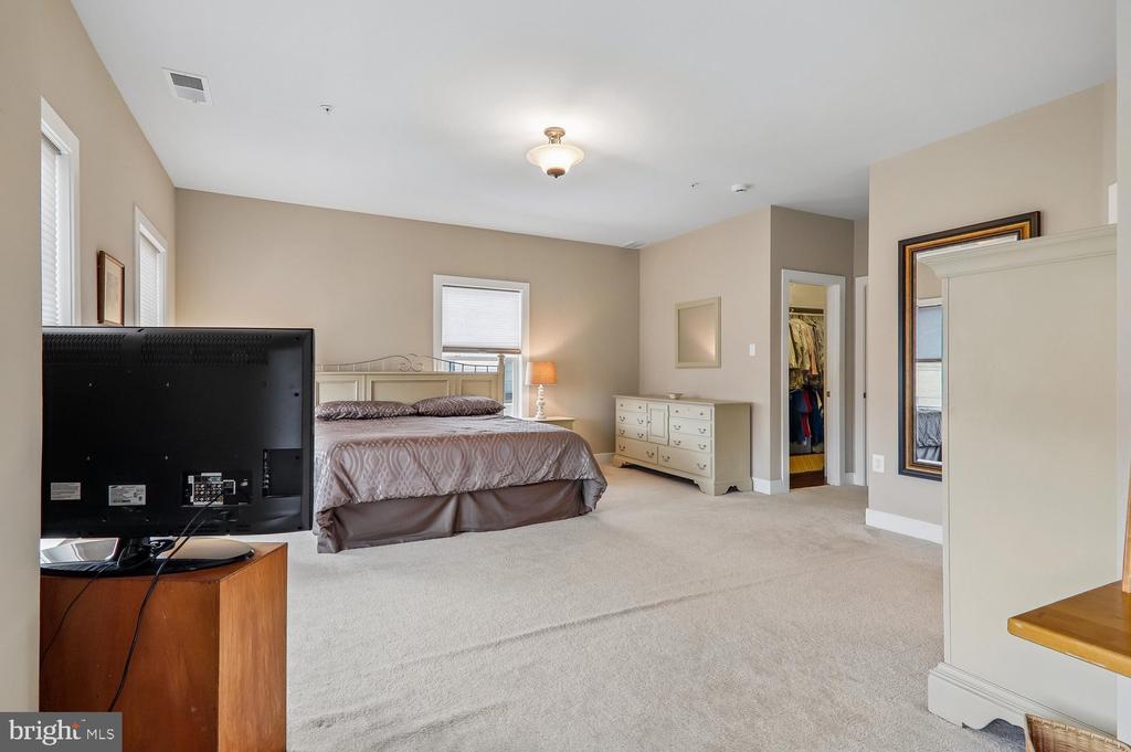 620 E HOWELL AVENUE Unit: 102