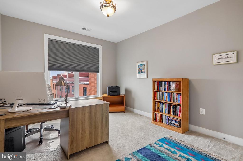 620 E HOWELL AVENUE Unit: 102