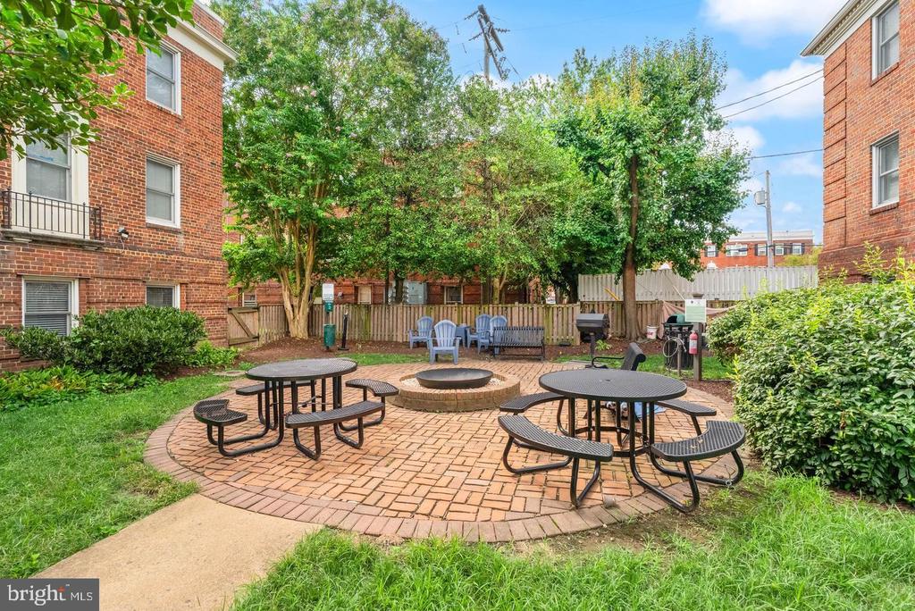 718 S WASHINGTON STREET Unit: 203